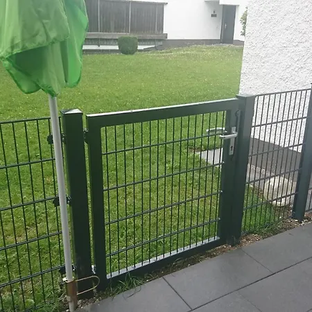 Maurers Schlierseetraum 1 Hochwertige Erdgeschosswohnung Mit Allen Raffinessen Erfreut Sich Auch Urlauber Idealerweise Fuer Paar Mit Kindern Geeignet Und Vierbeiner Dank Des Tollen Zauns Auf Der Terrasse Stylisch Und Edel Von Der Ausstattung Mit 64 Q Schliersee