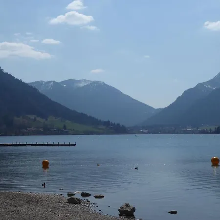Maurers Schlierseetraum: Stylish Ground Floor With Enclosed Terrace Schliersee