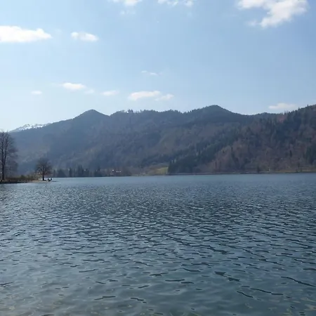 Maurers Schlierseetraum: Stylish Ground Floor With Enclosed Terrace * Schliersee