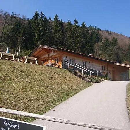 Apartment Maurers Schlierseetraum: Stylish Ground Floor With Enclosed Terrace Schliersee